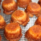 Making Breton cakes : Kouign-amann