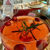 A Touch of Burgundy: 7 Tips for a Festive Christmas Table