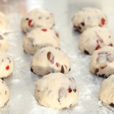 Stollen bollen - Raisin buns with a surprise inside