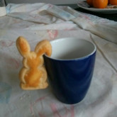 Jos - haasje met haakoor koekje aan kopje met jullie koekjes uitsteker